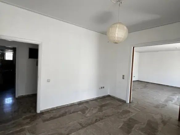 3-bedroom Flat In Zografou, Greece (141 M²)