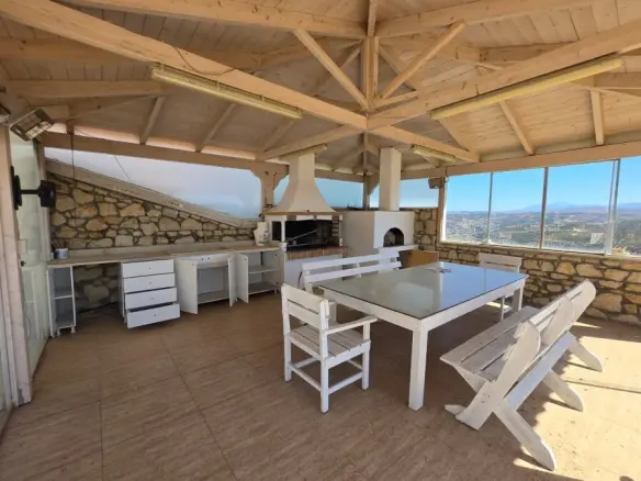 5-bedroom Villa In Archanes, Greece (360 M²)