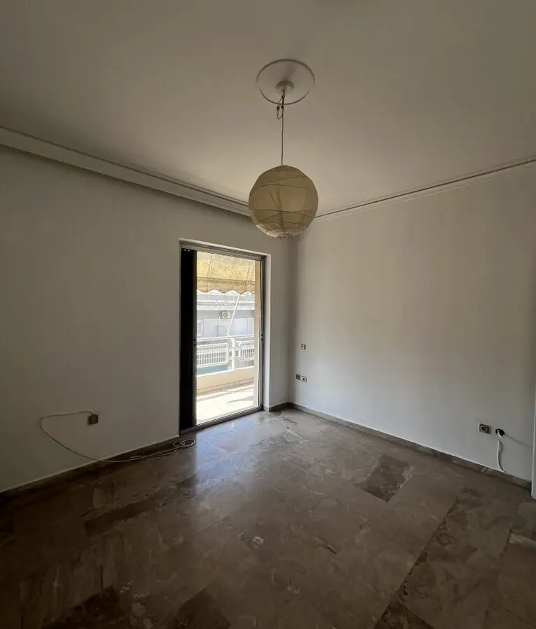 Flat Of 141 M² In Athens