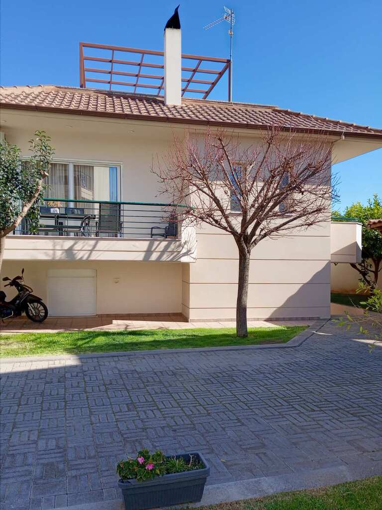 2-bedroom Detached House In Diakopto, Greece (140 M²)