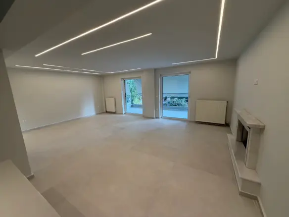 Flat Of 122 M² In Athens