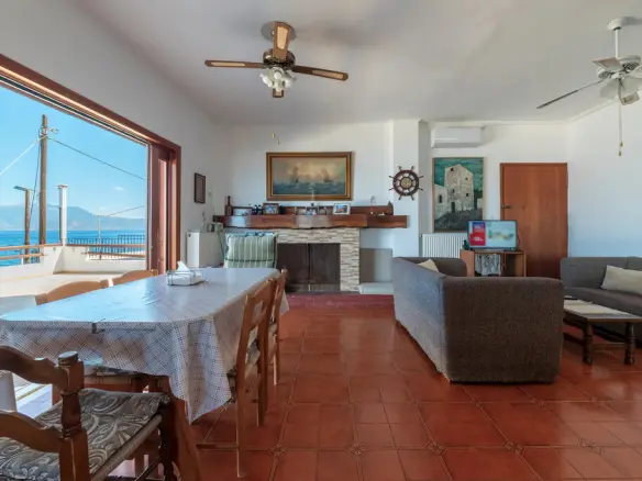 5-bedroom Detached House In Loutraki-perachora, Greece (230 M²)