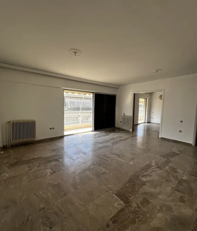 Flat Of 141 M² In Athens