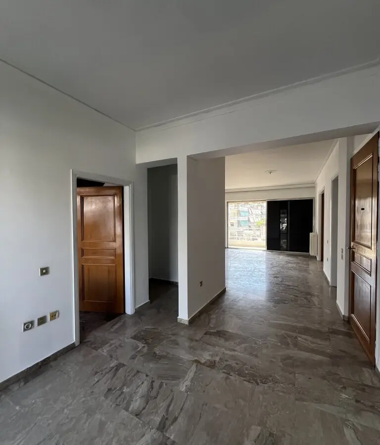 Flat Of 141 M² In Athens