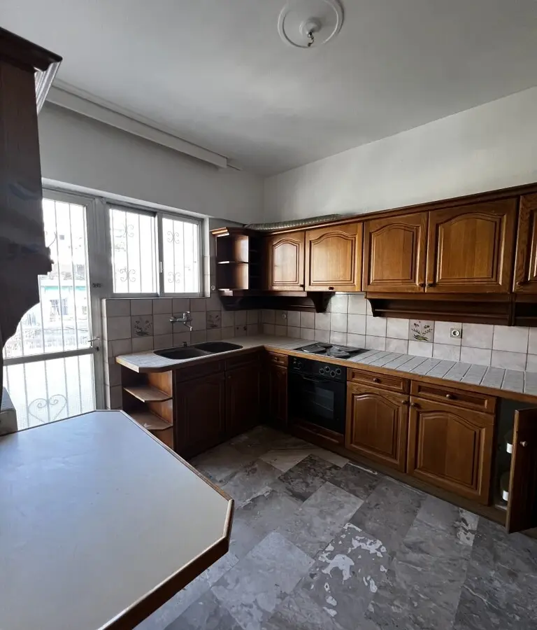 Flat Of 141 M² In Athens