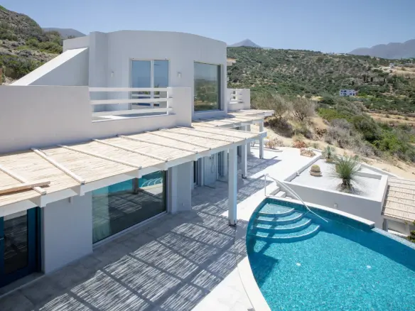 4-bedroom Villa In Siteia, Greece (288 M²)