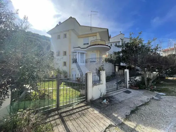2-bedroom Detached House In Eleitheres, Greece (180 M²)