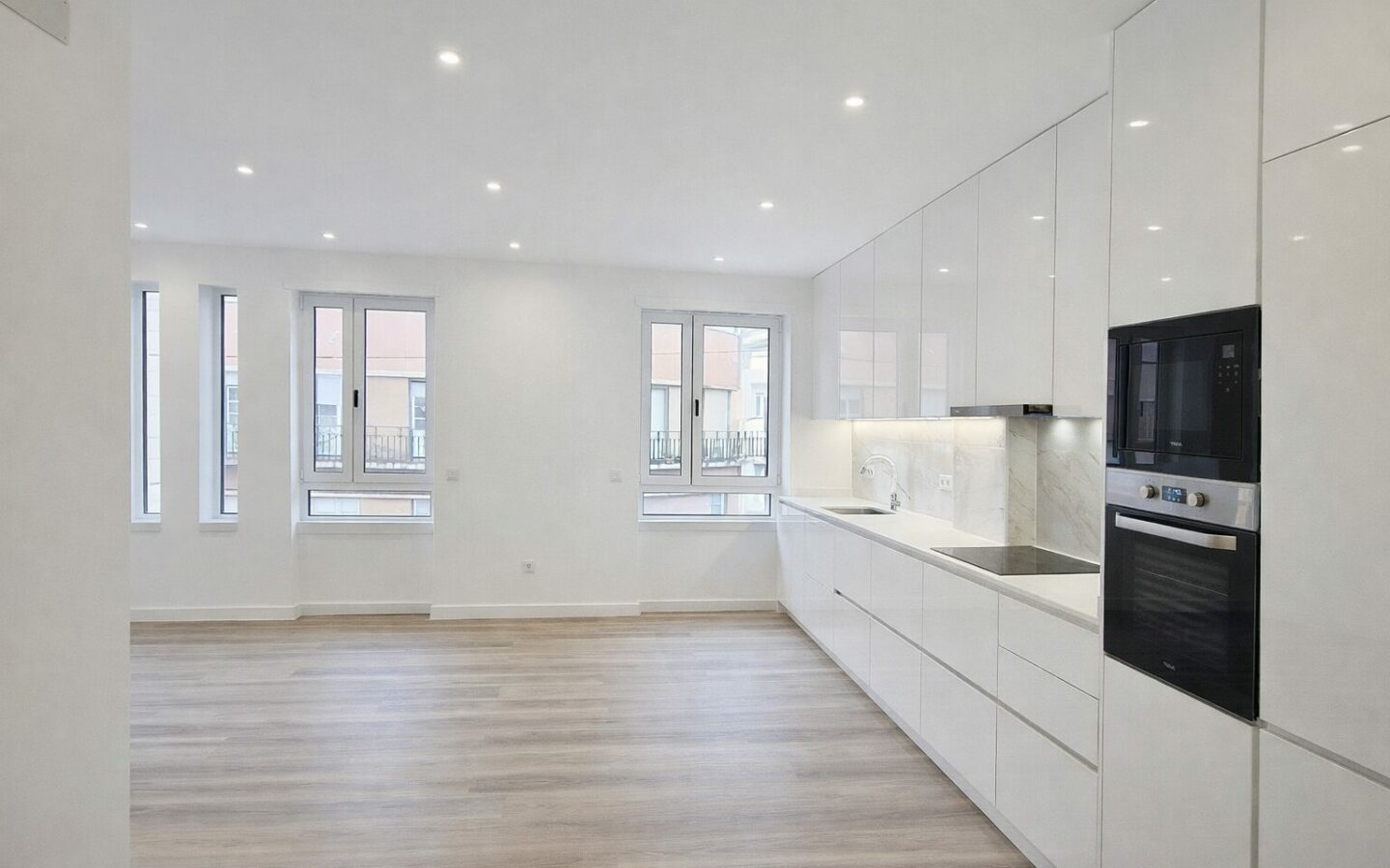 Apartamento T3 Remodelado A 500m Da Praia Da Nazaré