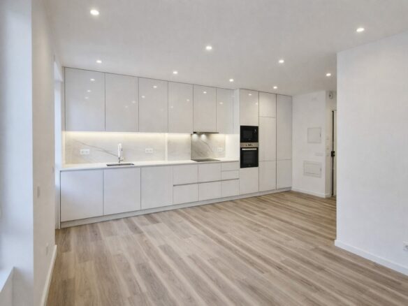 Apartamento T3 Remodelado A 500m Da Praia Da Nazaré