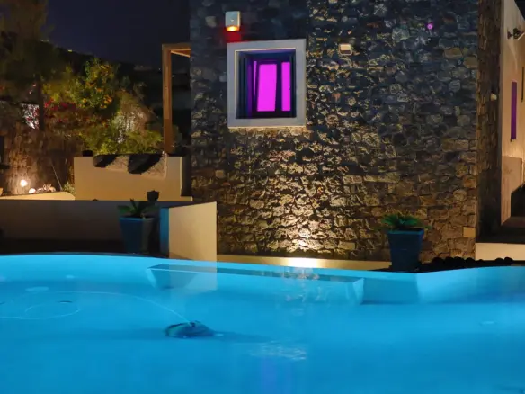 Commercial Property Of 650 M² In Santorini