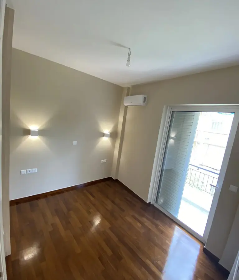 Flat Of 104 M² In Athens