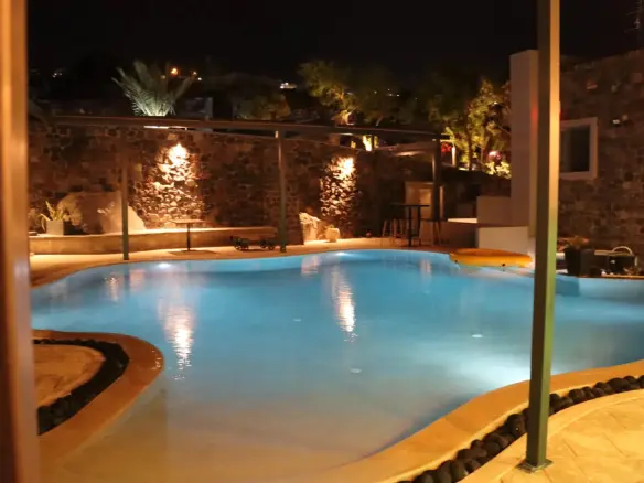 Commercial Property Of 650 M² In Santorini
