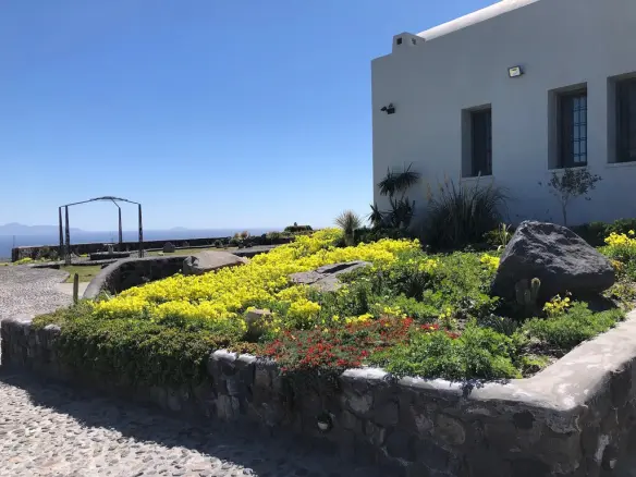 Commercial Property Of 650 M² In Santorini