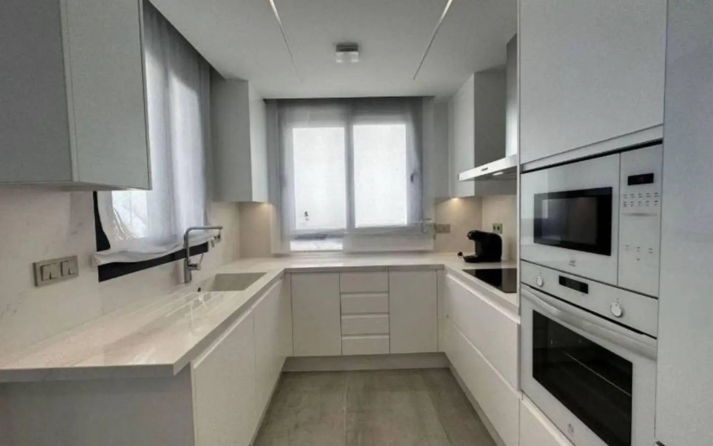 3-bedroom Villa In Torrevieja, Spain (197 M²)
