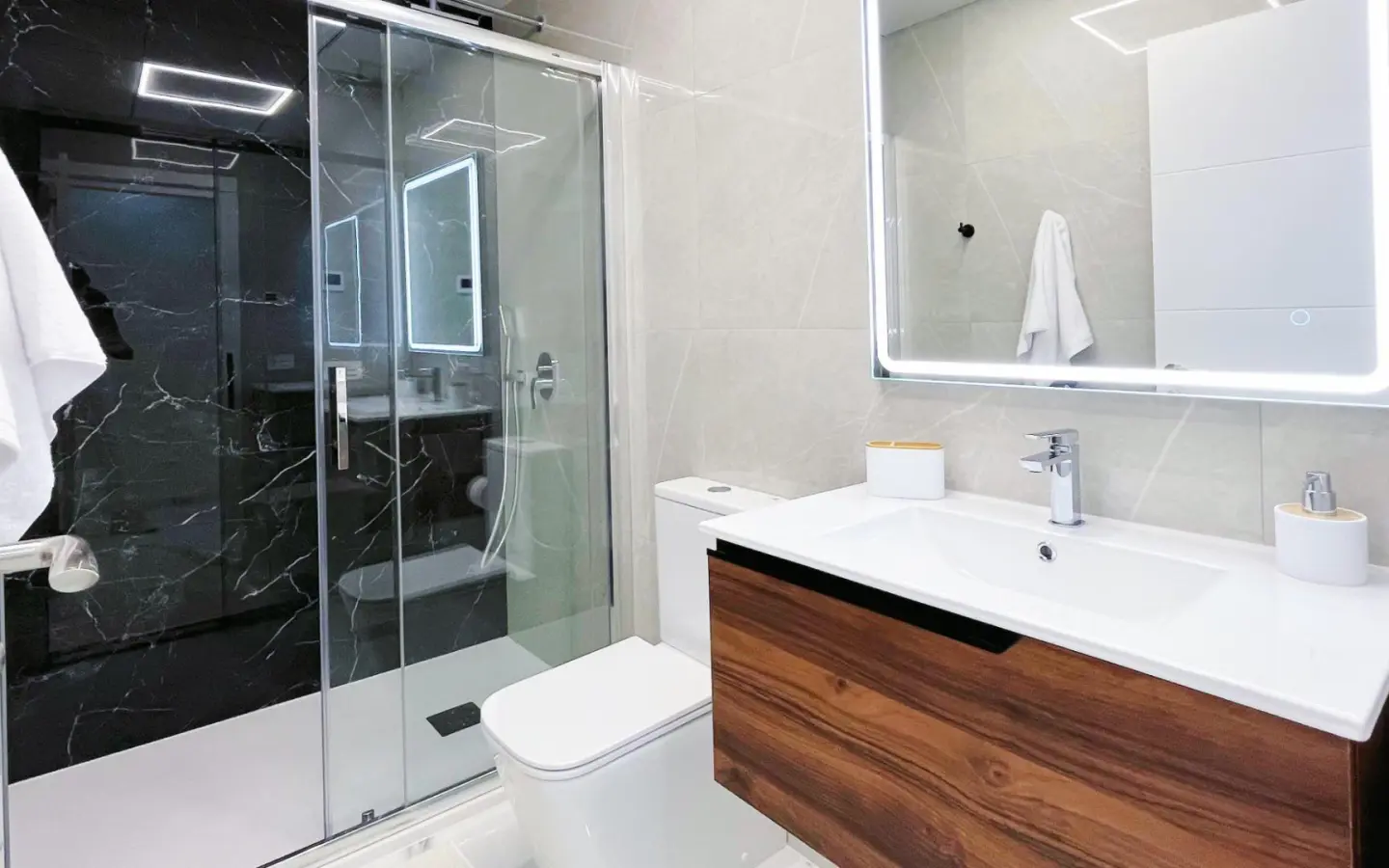 2-bedroom Apartment In Torrevieja, Spain (90 M²)
