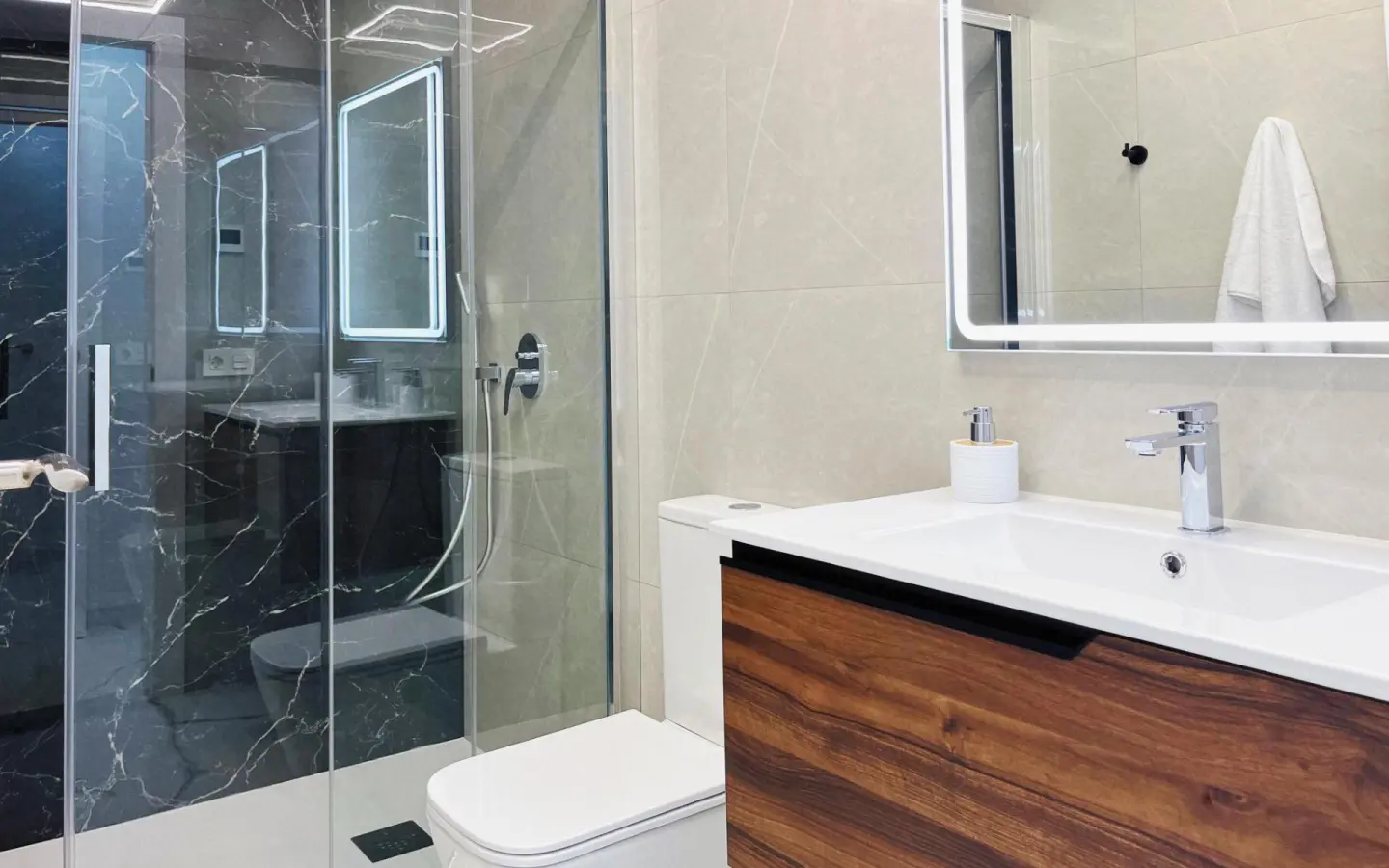 2-bedroom Apartment In Torrevieja, Spain (90 M²)