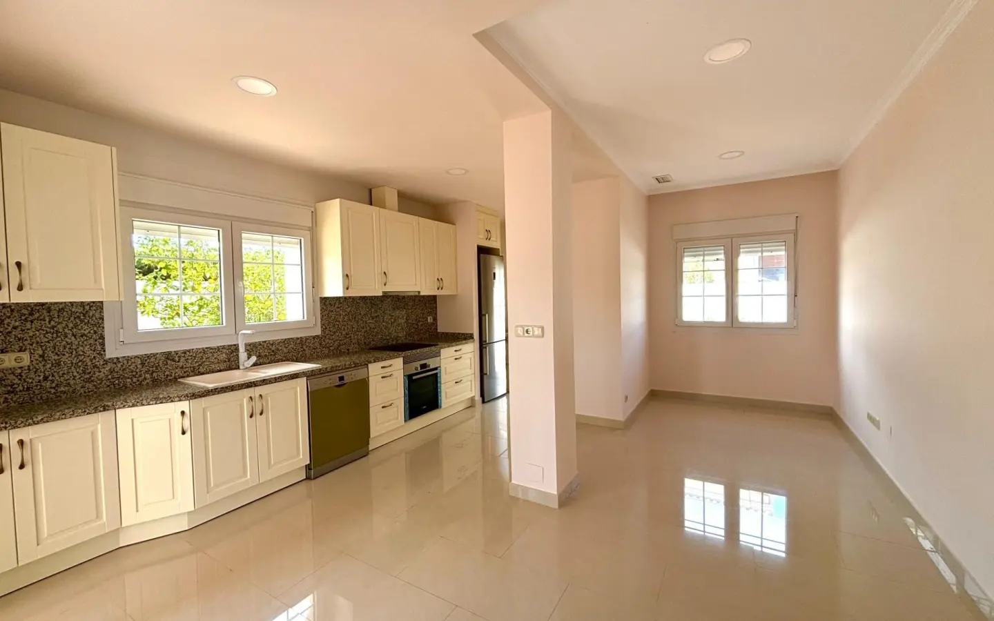 Villa 261 M² In Cabo Roig, Spain – Mediter Real Estate