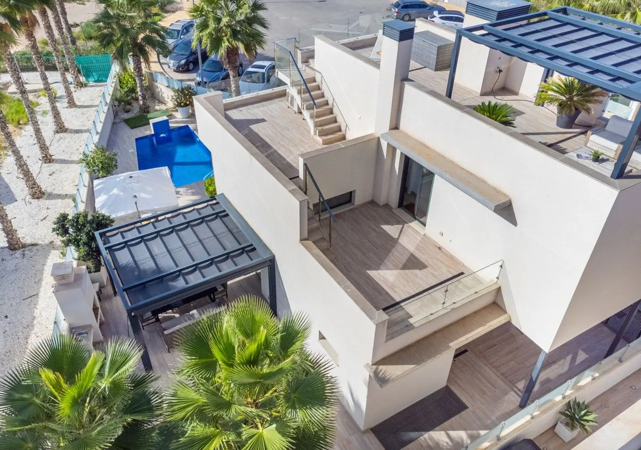 5-bedroom Villa In Cabo Roig, Spain (180 M²)