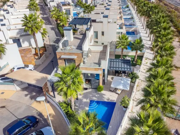 5-bedroom Villa In Cabo Roig, Spain (180 M²)