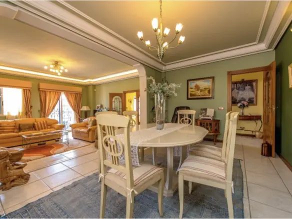 6-bedroom Villa In Torrevieja, Spain (440 M²)