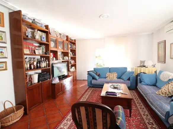 5-bedroom Villa In Torrevieja, Spain (380 M²)