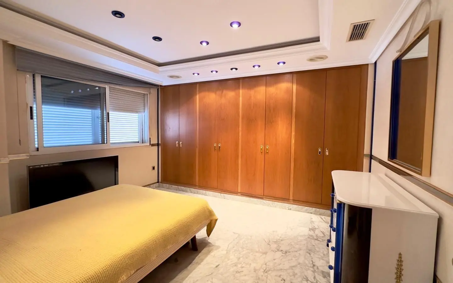 2-bedroom Penthouse In Torrevieja, Spain (195 M²)