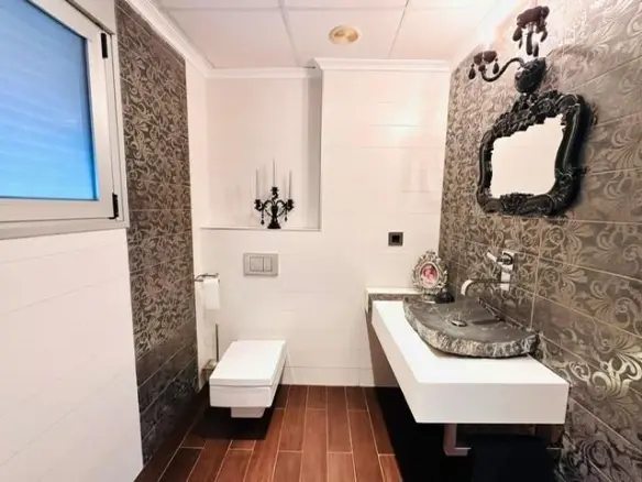 3-bedroom Apartment In Torrevieja, Spain (205 M²)