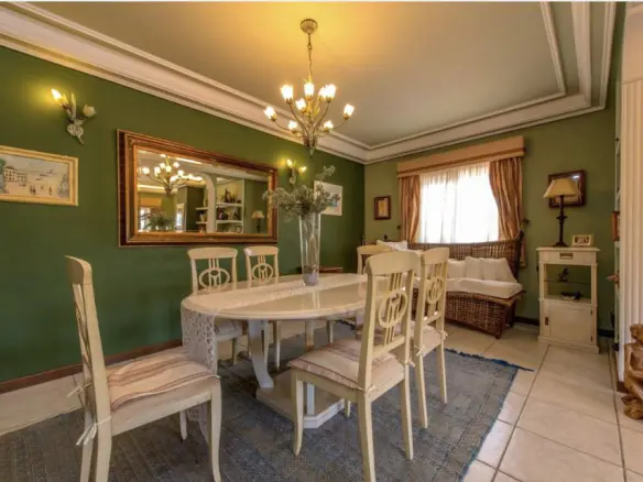 6-bedroom Villa In Torrevieja, Spain (440 M²)