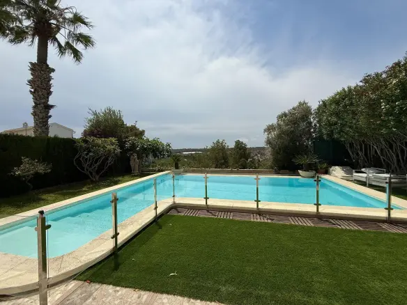4-bedroom Villa In Orihuela Costa, Spain (137 M²)