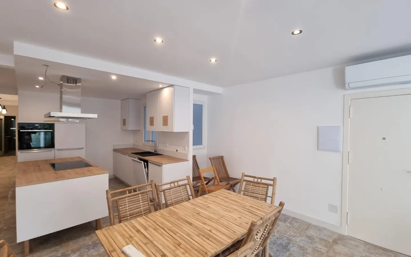2-bedroom Apartment In Torrevieja, Spain (105 M²)