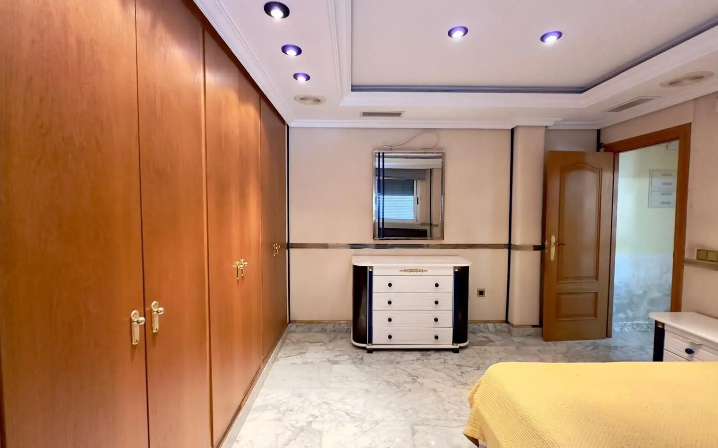 2-bedroom Penthouse In Torrevieja, Spain (195 M²)