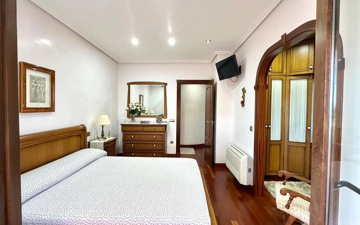 4-bedroom House In Torrevieja, Spain (260 M²)