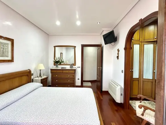 4-bedroom House In Torrevieja, Spain (260 M²)