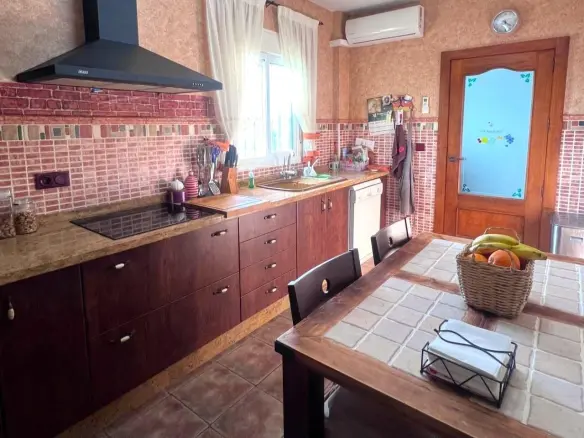 5-bedroom Villa In Orihuela, Spain (253 M²)