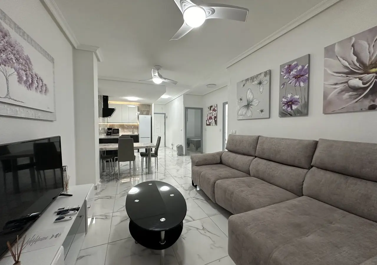 2-bedroom Apartment In Torrevieja, Spain (82 M²)