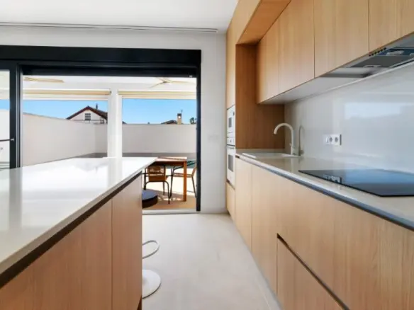 3-bedroom Villa In Torrevieja, Spain (270 M² Plot)