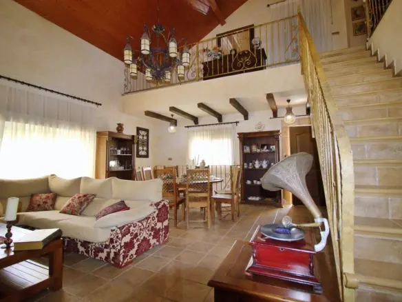 5-bedroom Villa In Elche, Spain (509 M²)