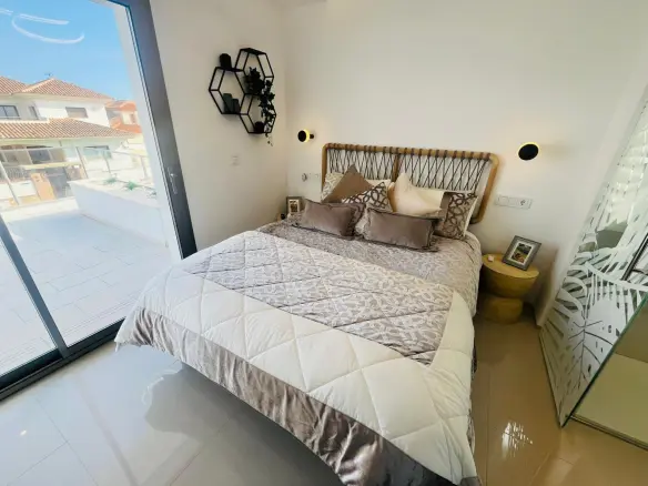 3-bedroom Villa In Los Alcázares, Spain (126 M²)