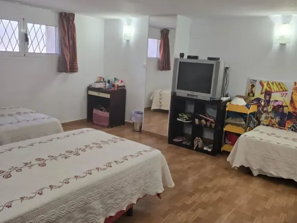 7-bedroom Villa In Orihuela Costa, Spain (230 M²)