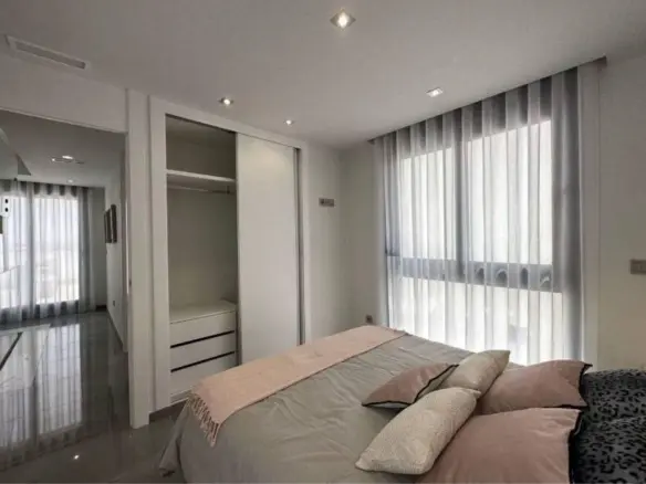 3-bedroom Villa In Torrevieja, Spain (197 M²)
