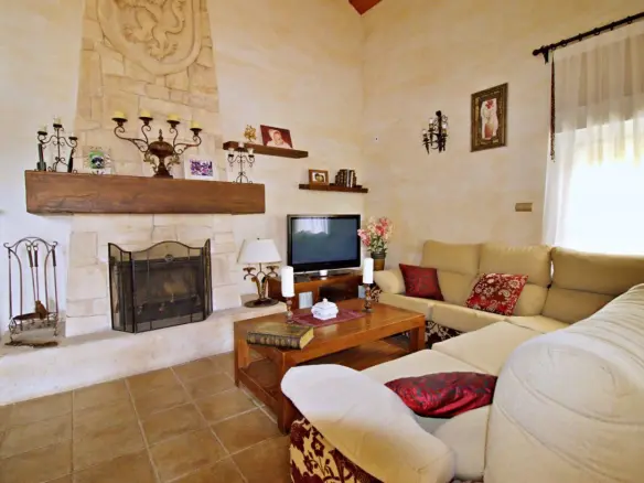 5-bedroom Villa In Elche, Spain (509 M²)