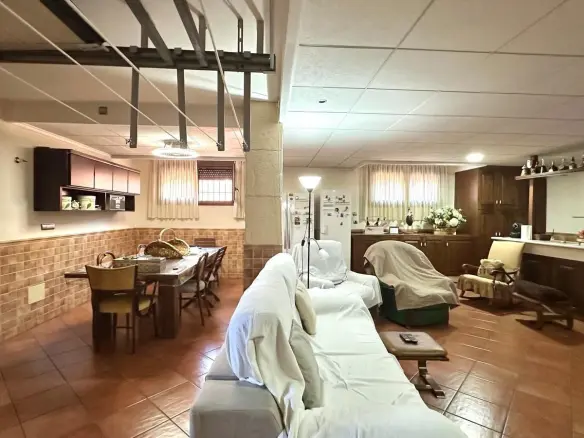 4-bedroom House In Torrevieja, Spain (260 M²)