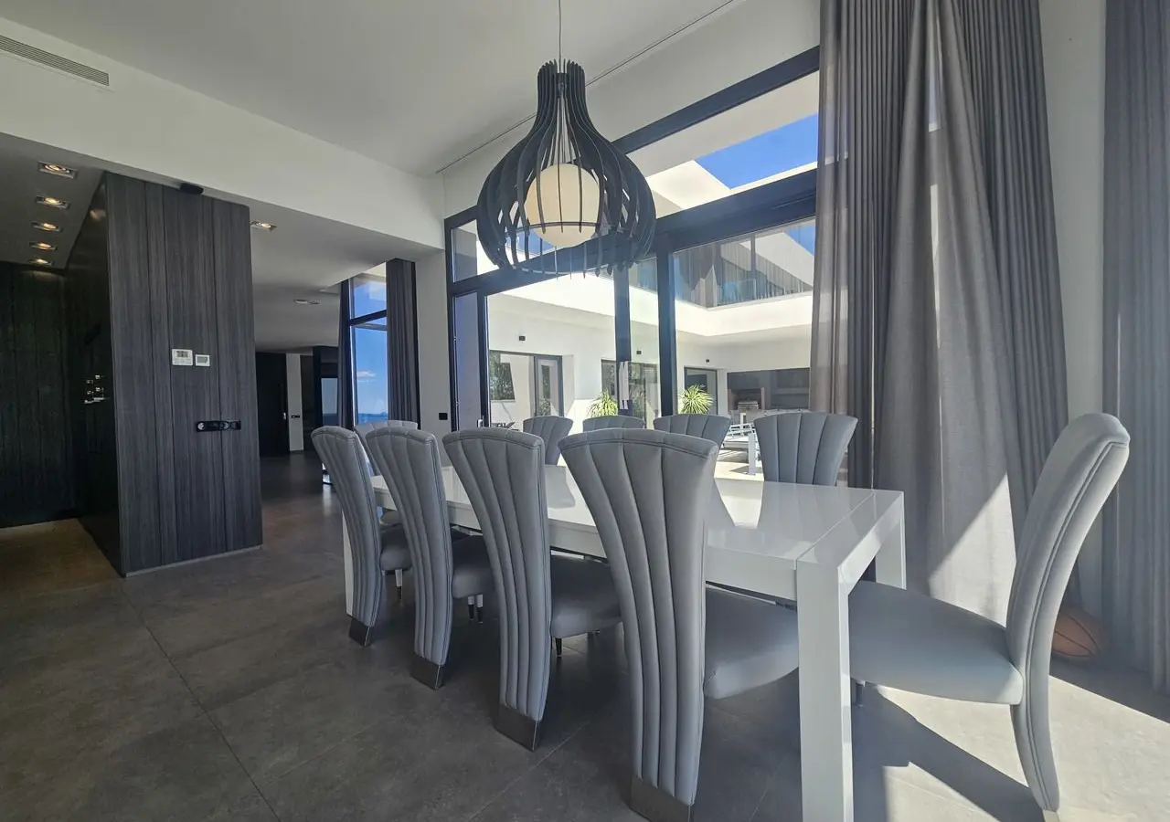 Villa 479 M² In Cabo Roig, Spain – Mediter Real Estate