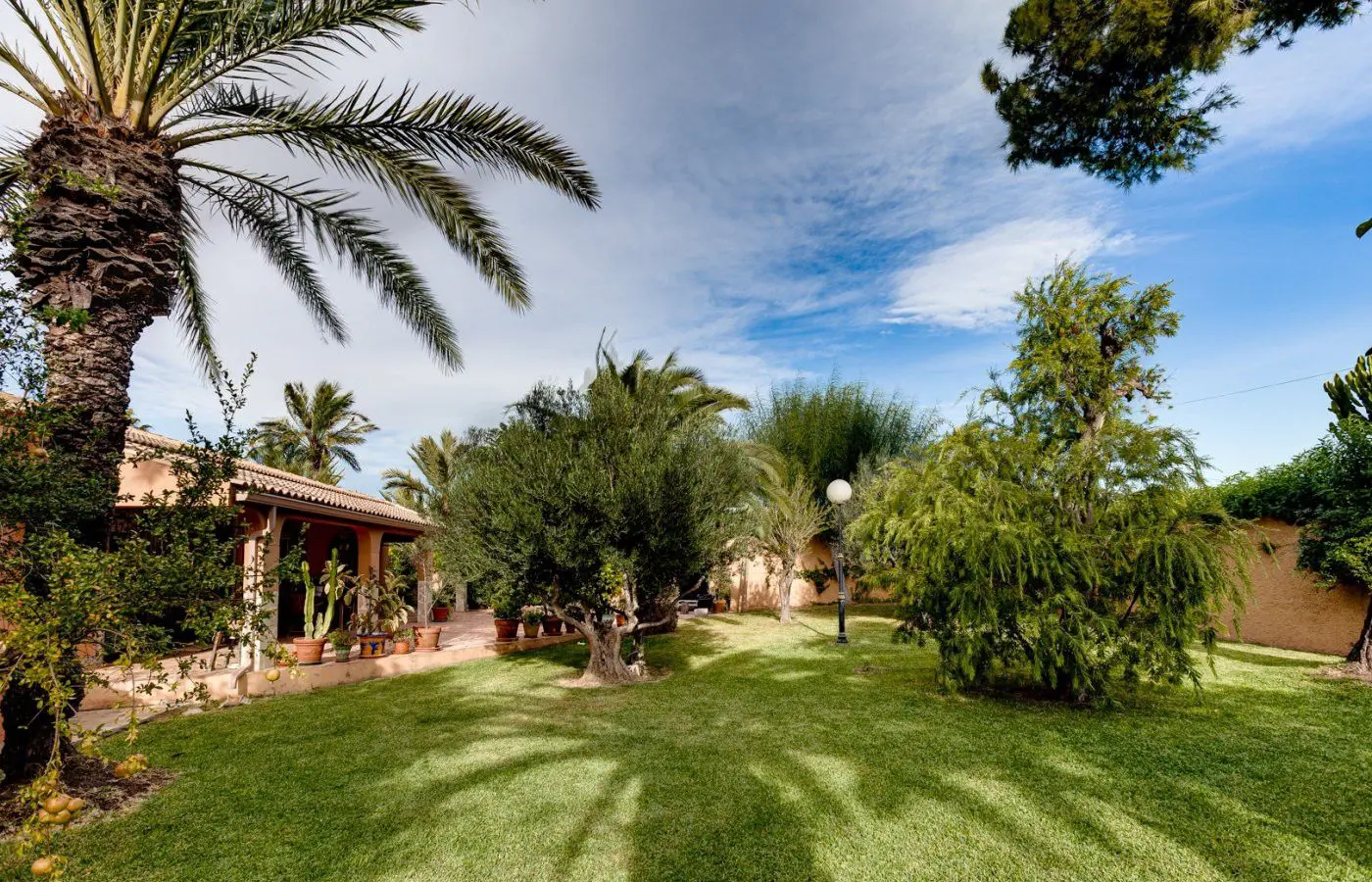 5-bedroom Villa In Torrevieja, Spain (568 M²)