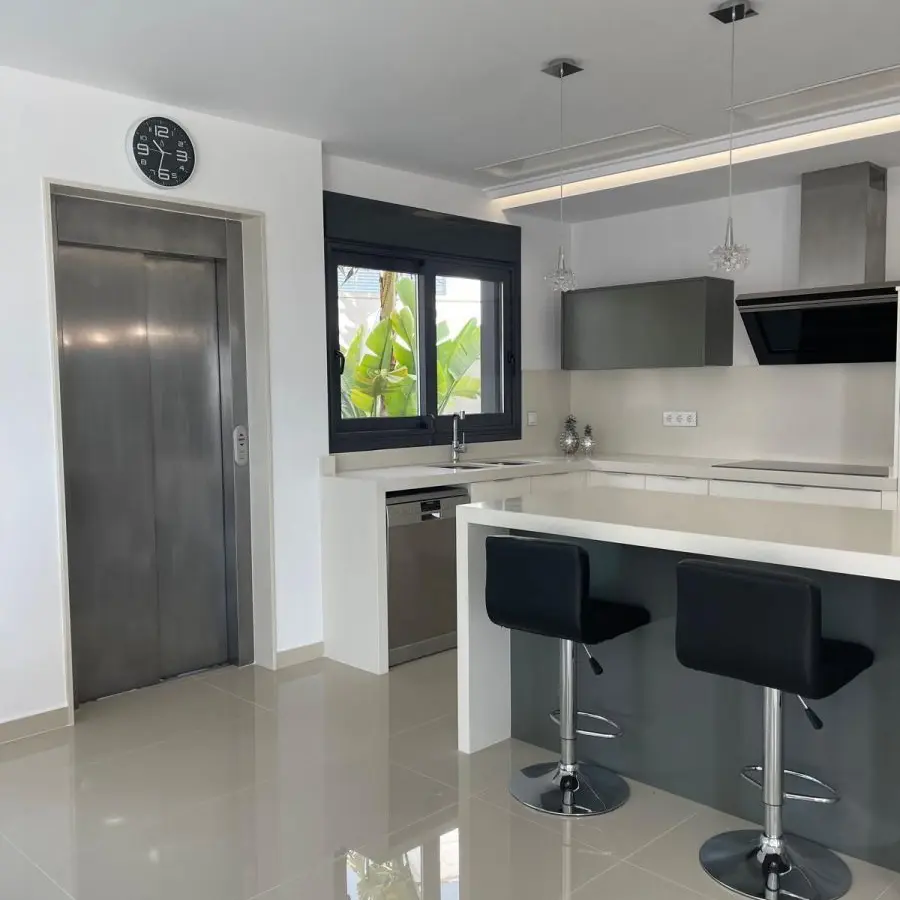 Villa 316 M² In San Miguel De Salinas, Spain – Mediter Real Estate