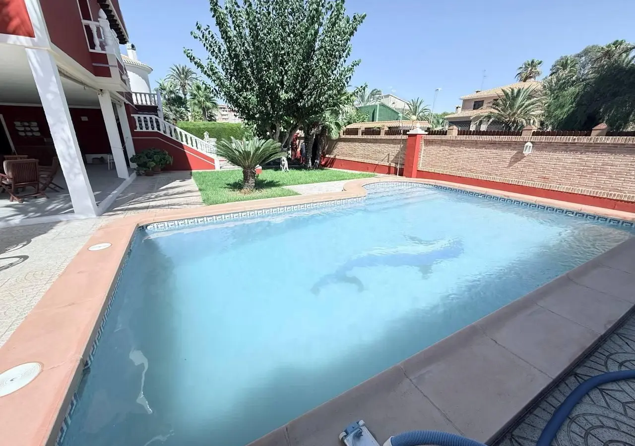 5-bedroom Villa In Pilar De La Horadada, Spain (280 M²)