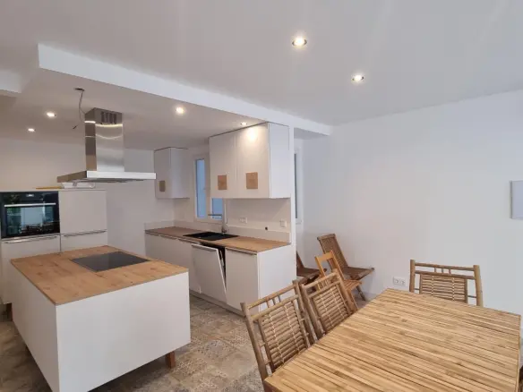 2-bedroom Apartment In Torrevieja, Spain (105 M²)