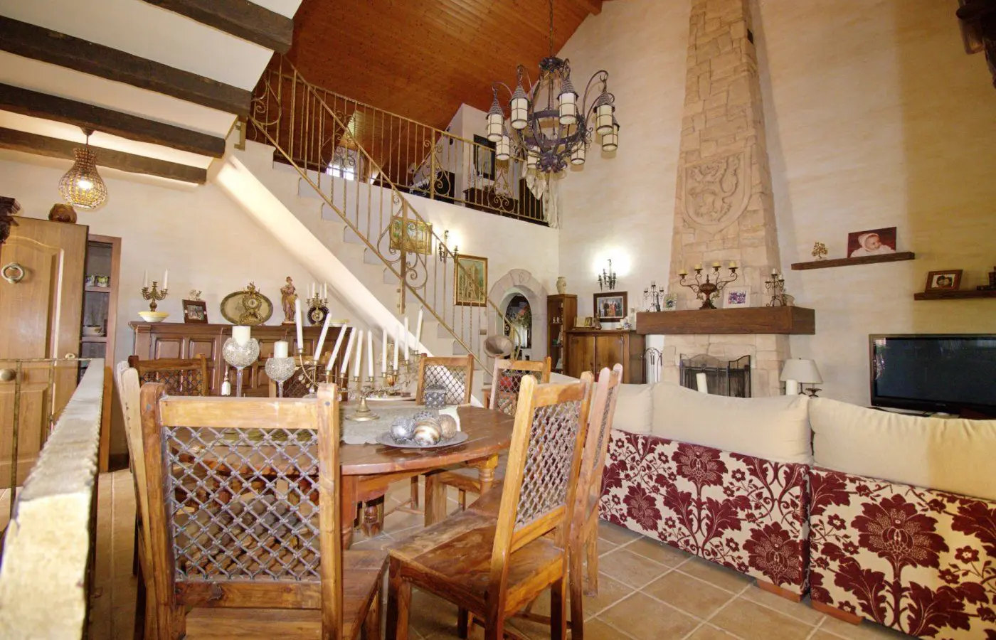 5-bedroom Villa In Elche, Spain (509 M²)