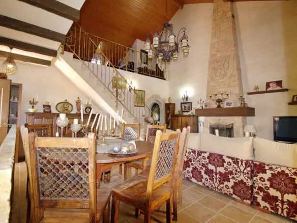 5-bedroom Villa In Elche, Spain (509 M²)
