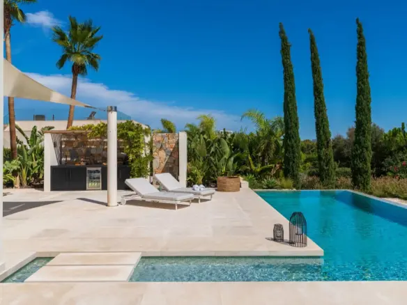 5-bedroom Villa In San Miguel De Salinas, Spain (241 M²)